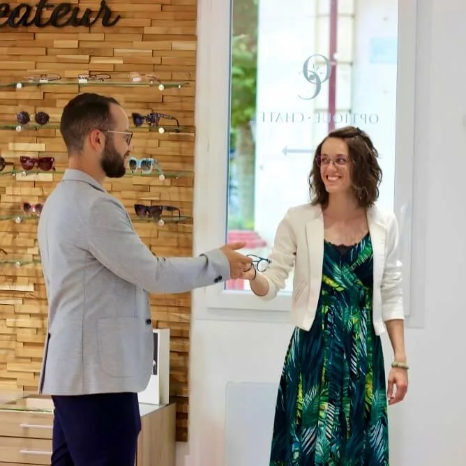 Accueil et conseil dans notre boutique d'optique